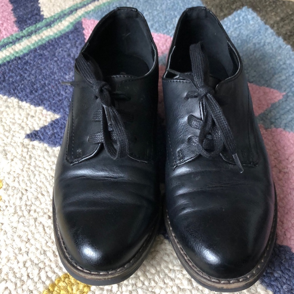 Black Oxford shoes